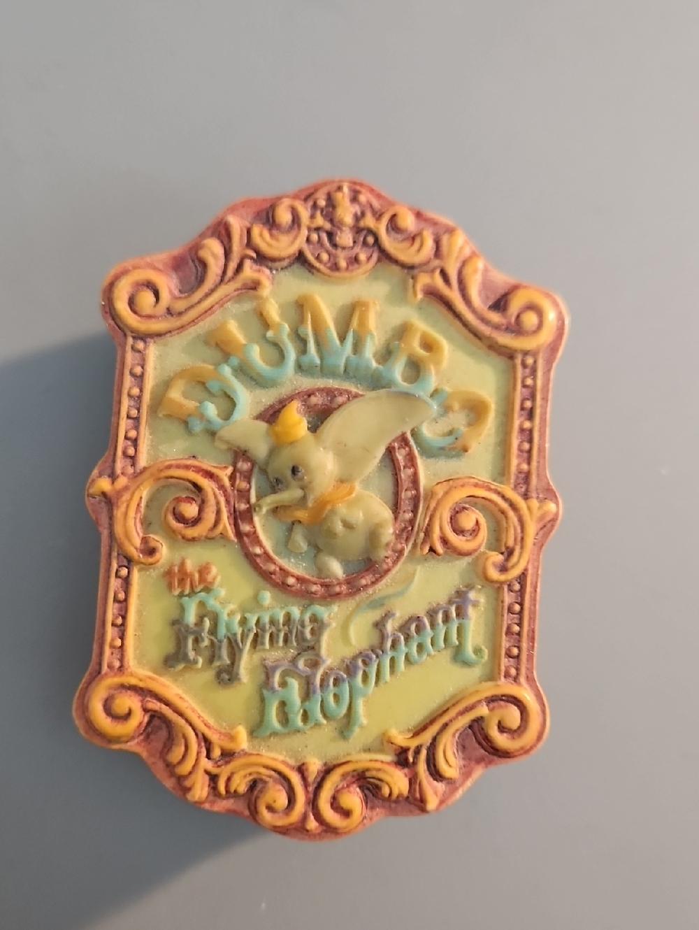 Dumbo The Flying Elephant Vintage Pull Holder